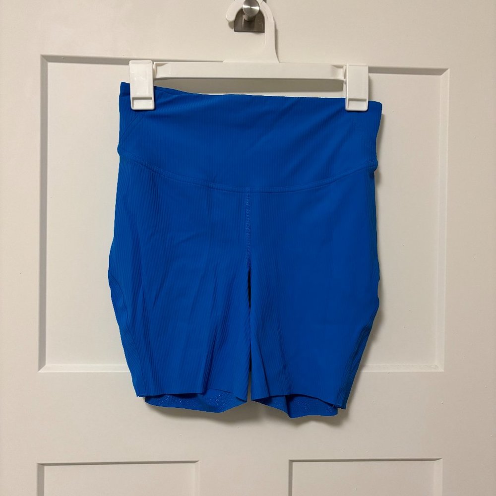 Lululemon | Base Pace High-Rise Short 6" | Size 6 | NWOT